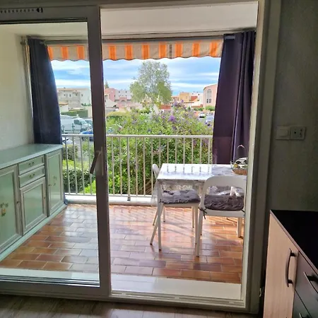 Joli Pour 4 Personnes Situe A 300m De La Agde