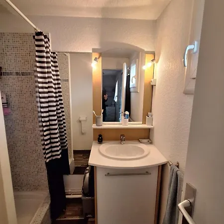 Appartement Joli Pour 4 Personnes Situe A 300m De La *