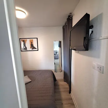 Appartement Joli Pour 4 Personnes Situe A 300m De La Agde