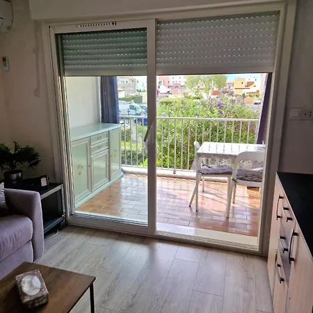 Appartement Joli Pour 4 Personnes Situe A 300m De La